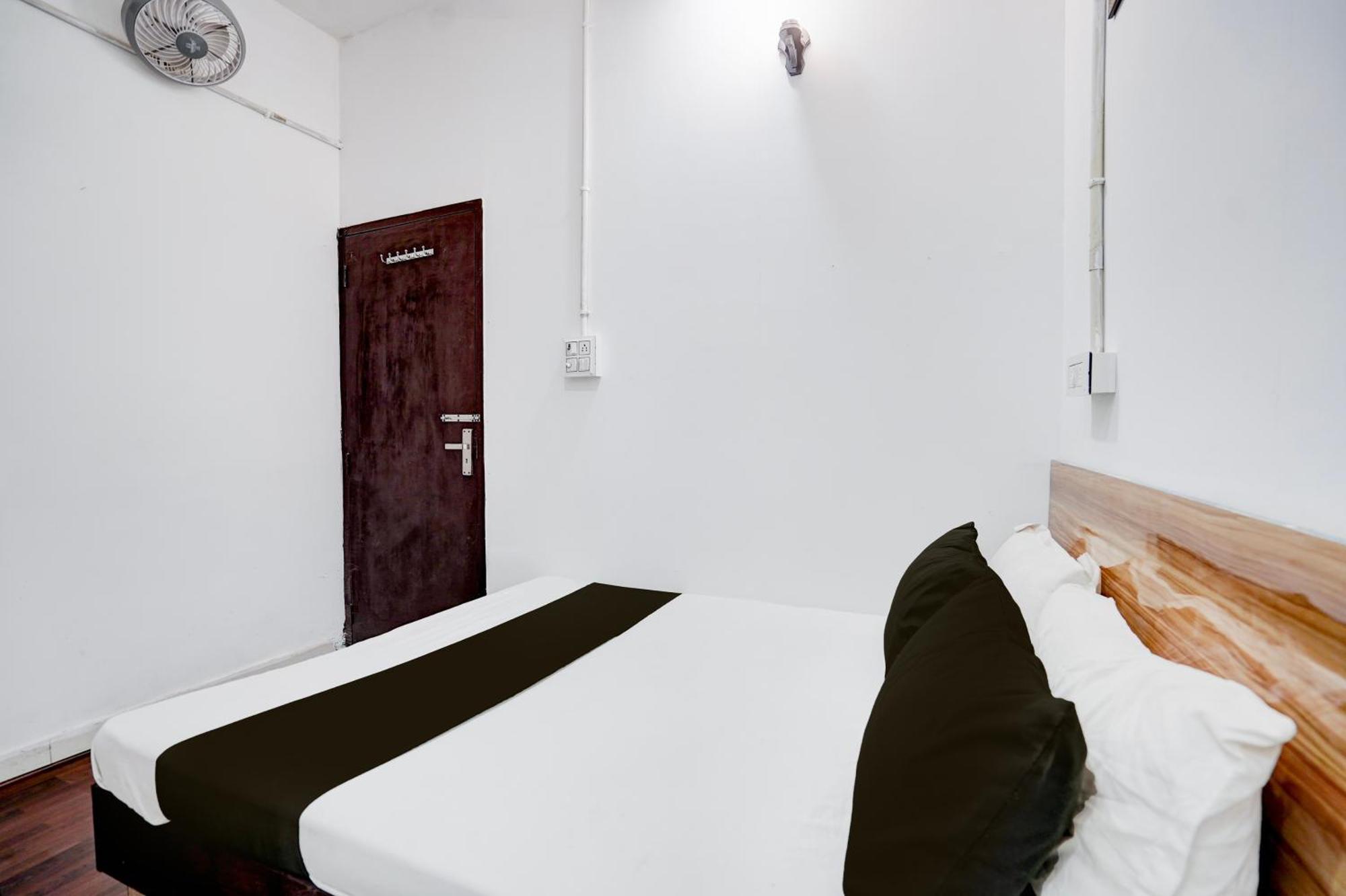 Hotel O Le Empire Stay House Nowe Delhi Zewnętrze zdjęcie