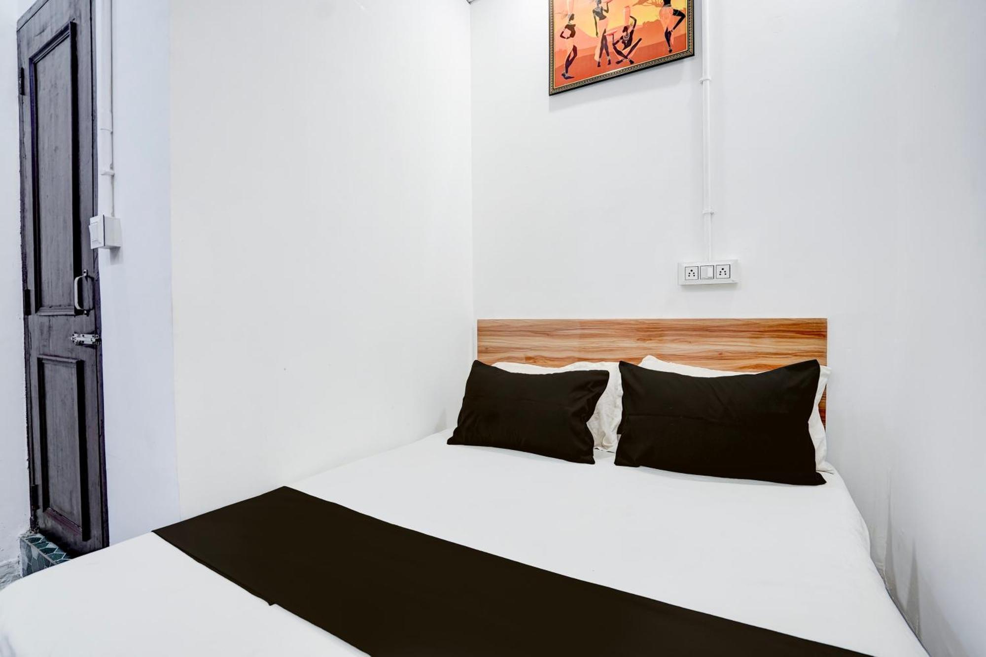 Hotel O Le Empire Stay House Nowe Delhi Zewnętrze zdjęcie